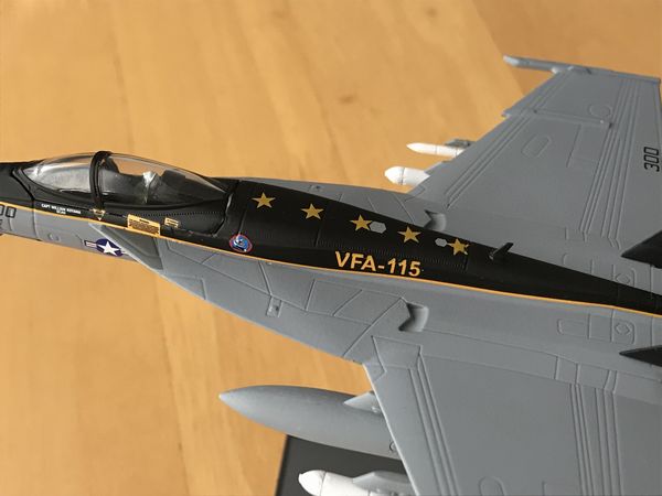 エアファイターコレクション　スーパーホーネット　ダイキャストモデル　VFA-115